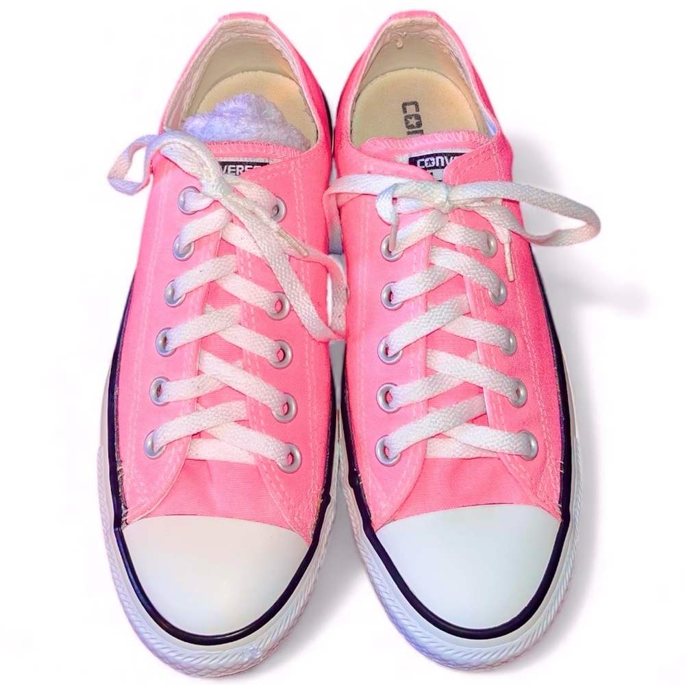 Chuck Taylor All Star Canvas
UNISEX LOW TOP SHOE